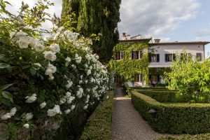 Roses in the garden at Villa Bordoni